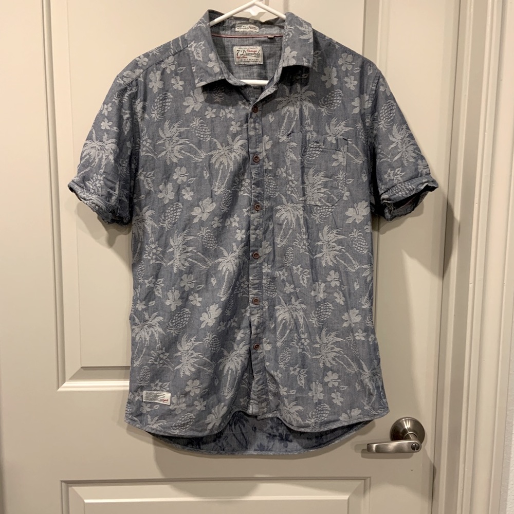 Men’s short sleeve button down casual shirt